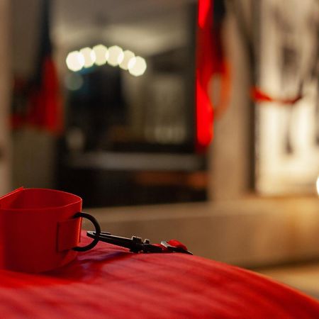 Royal Hot Jucuzzi Apartment Lwów Zewnętrze zdjęcie