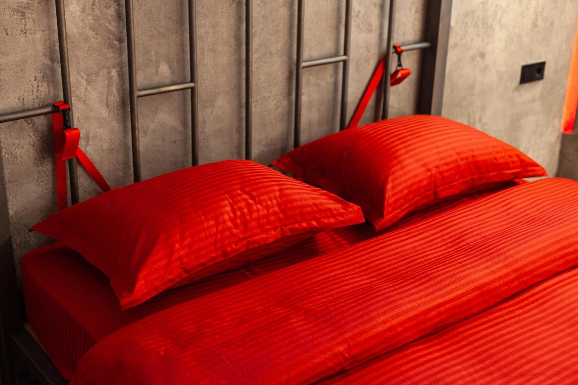 Royal Hot Jucuzzi Apartment Lwów Zewnętrze zdjęcie