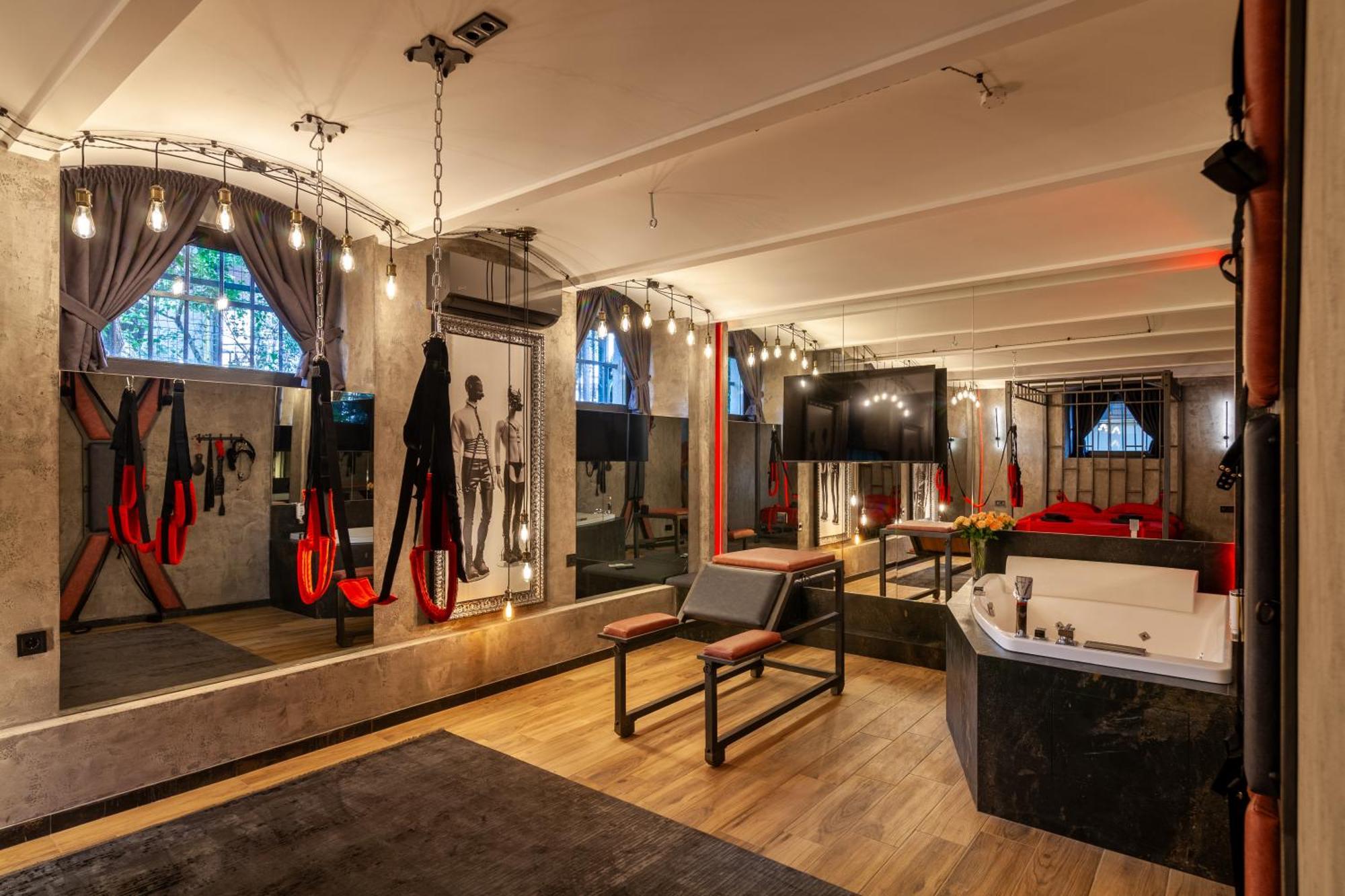 Royal Hot Jucuzzi Apartment Lwów Zewnętrze zdjęcie