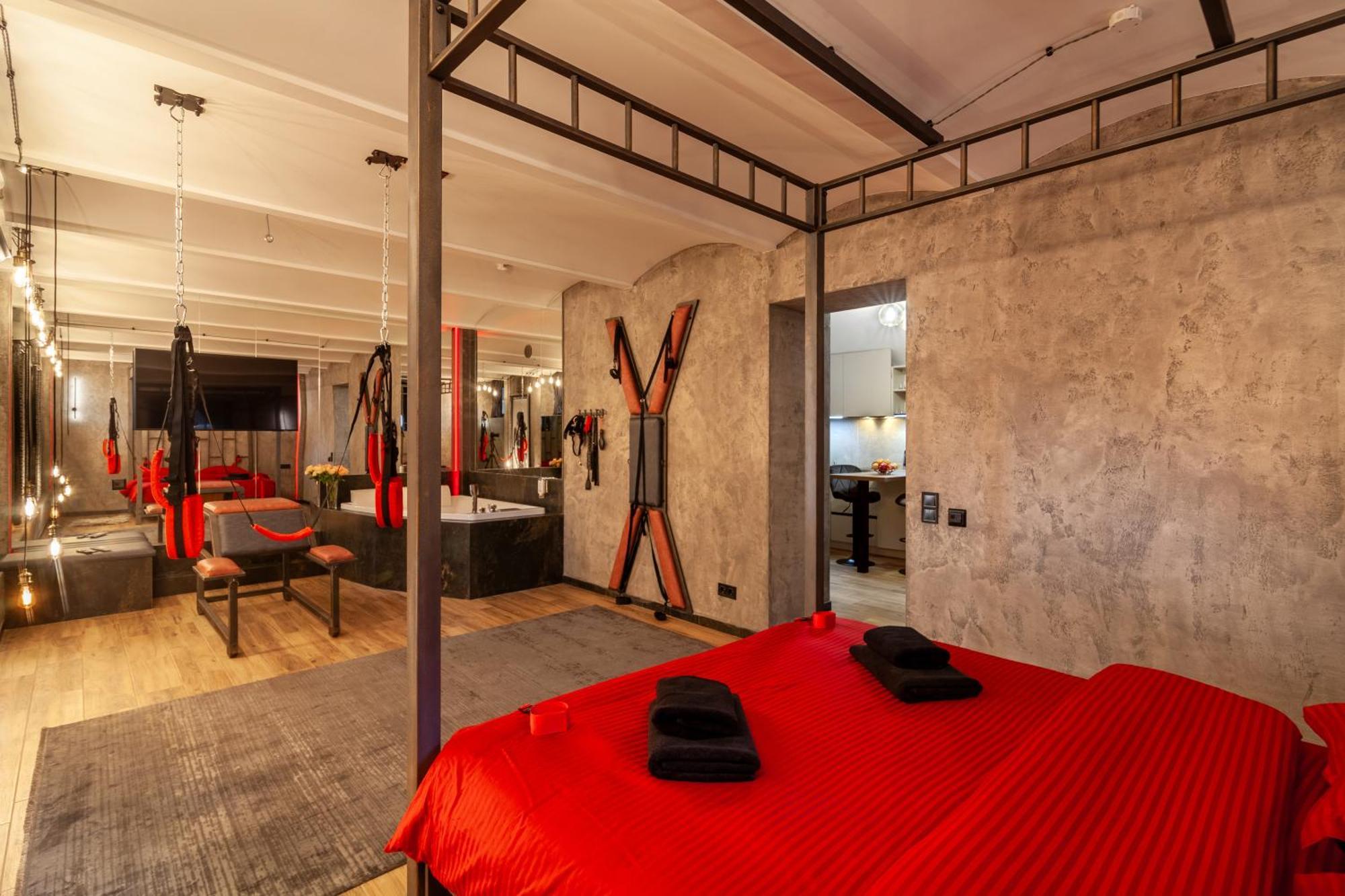 Royal Hot Jucuzzi Apartment Lwów Zewnętrze zdjęcie