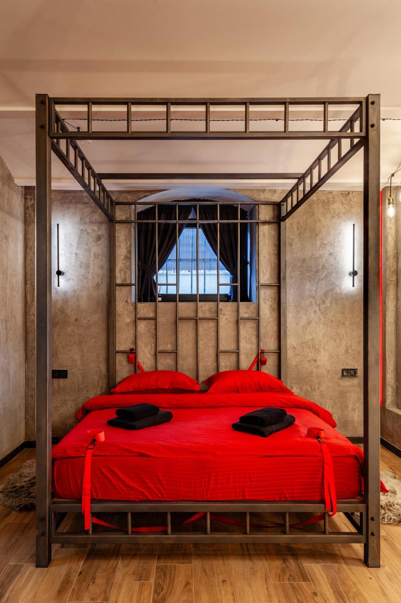Royal Hot Jucuzzi Apartment Lwów Zewnętrze zdjęcie