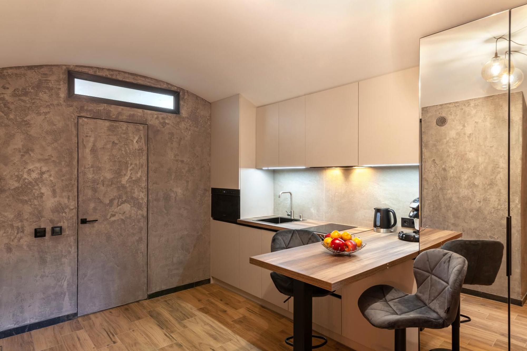 Royal Hot Jucuzzi Apartment Lwów Zewnętrze zdjęcie